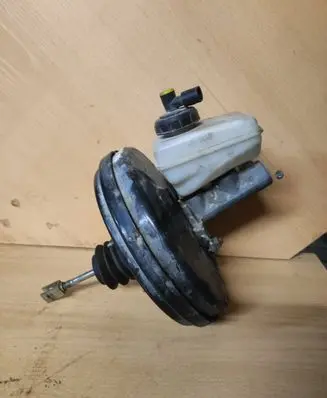 Dacia Logan I Brake booster 8200456127
