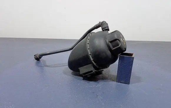 BMW X4 F26 Coolant expansion tank/reservoir 8610661