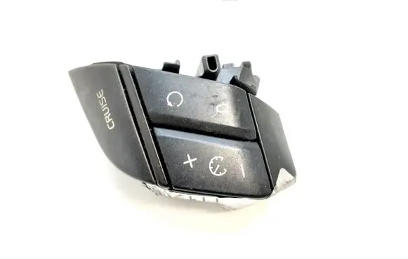 Volvo XC90 Steering wheel buttons/switches 8685478