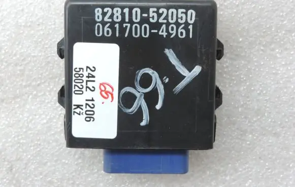 Toyota Yaris Light relay 8281052050