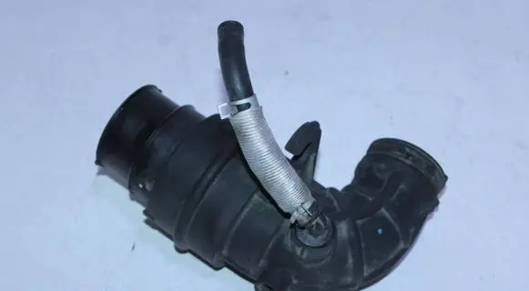 Hyundai Bayon Air intake hose/pipe 28138J9100