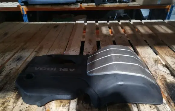 Chevrolet Captiva Engine cover (trim)