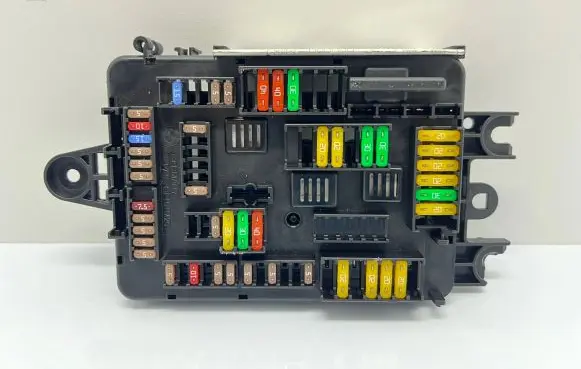 BMW 4 F36 Gran coupe Fuse module 9389070 20062016 19561000001