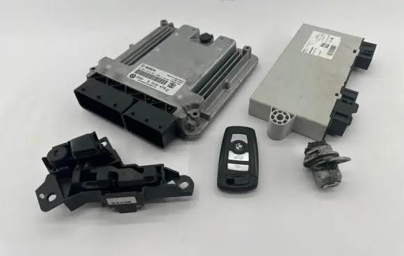 BMW 5 F10 F11 Engine ECU kit and lock set 8518479 030030873 0281018611