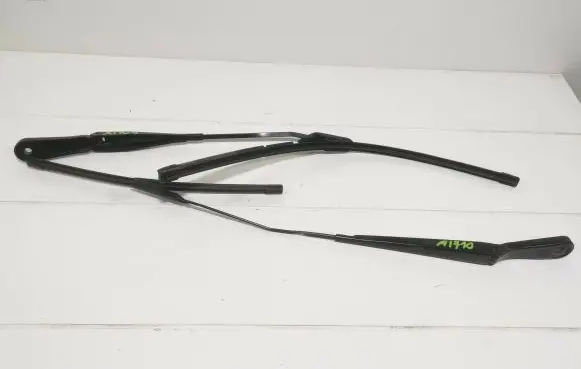 BMW 1 F40 Front wiper blade arm 7453959-06 7453958-05