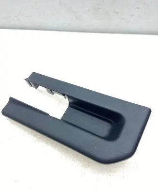 Toyota Prius+ (ZVW40) Rear seat rail trim cover 7215847070