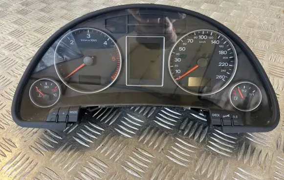 Audi A4 S4 B7 8E 8H Speedometer (instrument cluster) 8E0920932 9085000111 0263664226