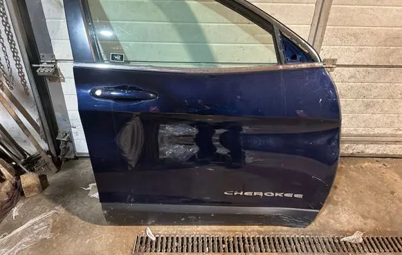 Jeep Cherokee Front door