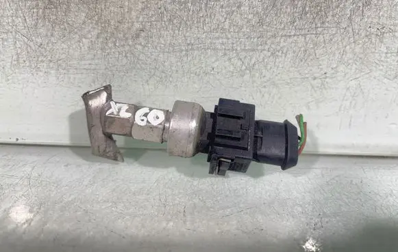 Volvo XC60 Air conditioning (A/C) pressure sensor 