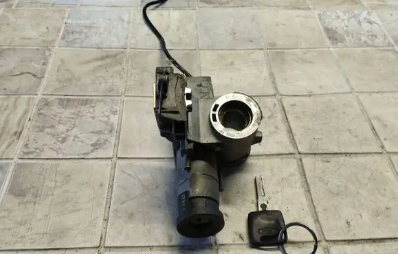 Ford Galaxy Ignition lock P012106 48990