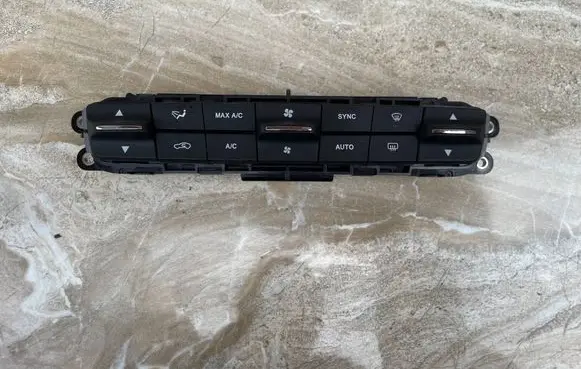 Maserati Levante Climate control unit 06700749200 839052Z