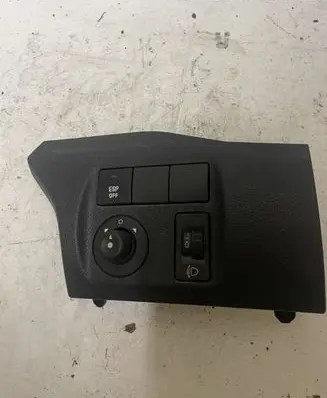 Citroen Berlingo Mirror switch trim 9680907377
