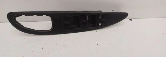 Nissan Primera Electric window control switch 25401AV640 0432N1 C8DD702N