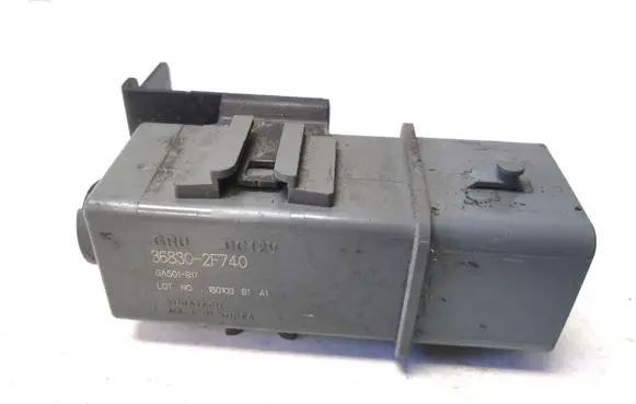 KIA Sorento Glow plug pre-heat relay 368302F740
