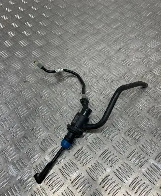 Nissan Qashqai Clutch slave cylinder 306104BA1B 18318025 308504EH0A