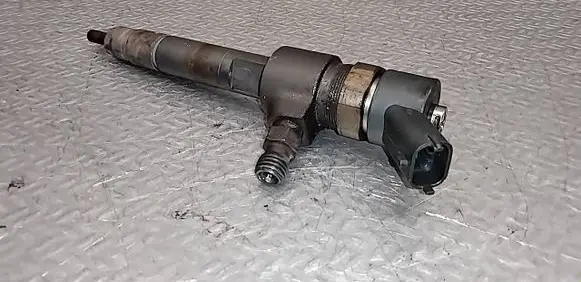 Opel Zafira B Fuel injector 0445110276