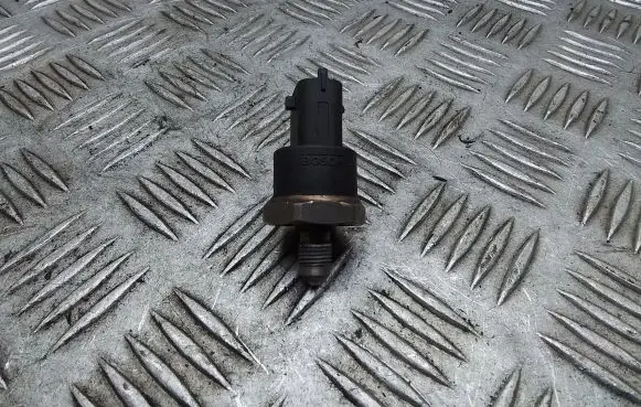 Mazda CX-7 Fuel pressure sensor 0261545006