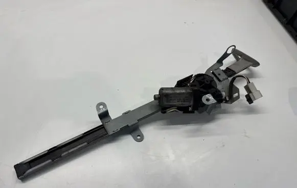 Mercedes-Benz CLK A209 C209 Seat belt adjustment motor 0390201968