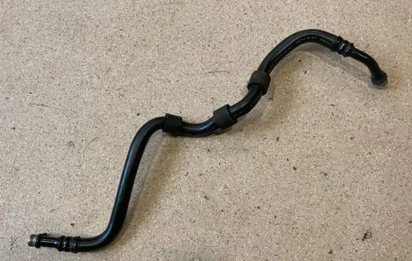 Engine coolant pipe/hose