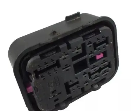 Volkswagen Golf V Fuse module 1K0937701A