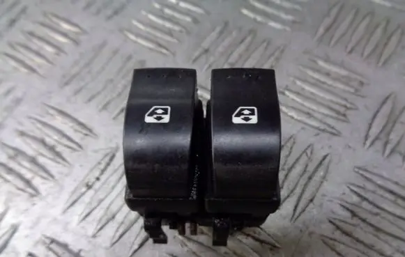 Renault Scenic II - Grand scenic II Front door window switch trim 