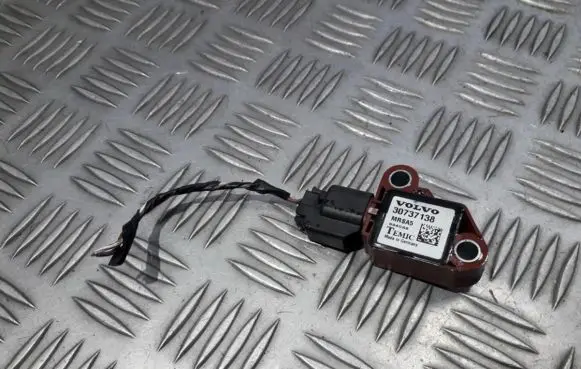 Volvo V50 Airbag deployment crash/impact sensor 30737138 8840A6