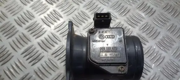 Audi A4 S4 B5 8D Mass air flow meter 058133471 AFH60-10B
