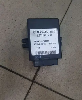 Mercedes-Benz E W211 Air suspension control unit module (rear) 