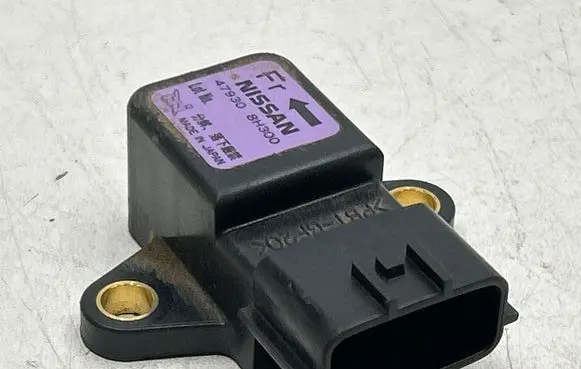 Nissan X-Trail T30 ESP acceleration yaw rate sensor 479308H300 2517