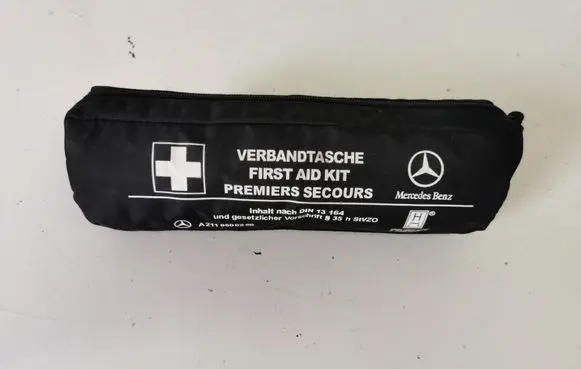 Mercedes-Benz E W211 First aid kit A2118600250