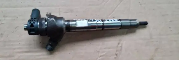 Audi A4 S4 B9 Fuel injector 04L130277N
