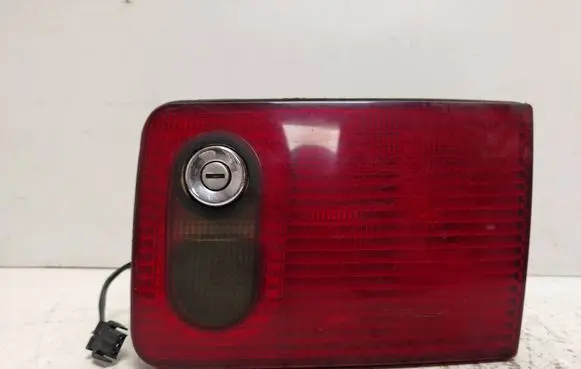 Tailgate rear/tail lights