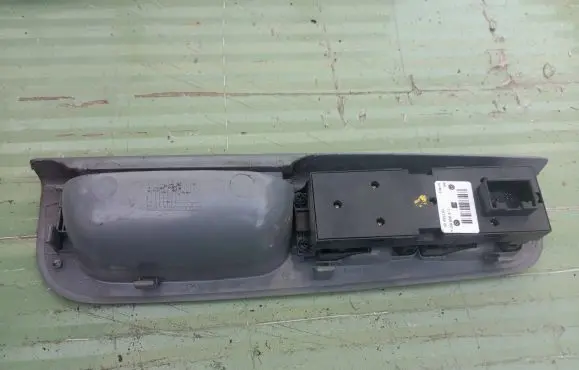 Volkswagen Golf IV Electric window control switch 1J4959857A 03755020