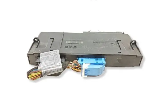 BMW 3 E90 E91 Comfort/convenience module 9119491 10681810 9119490