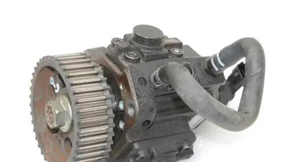 Opel Insignia A Fuel injection high pressure pump 55574632 55571005