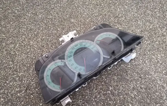 Speedometer (instrument cluster)