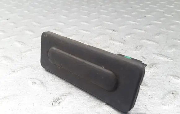 Peugeot 308 Tailgate opening switch 9676028380