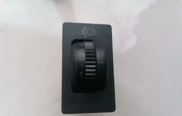 Toyota Corolla Verso AR10 Headlight level height control switch