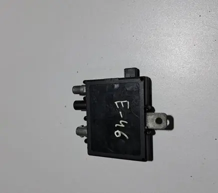 BMW 3 E46 Antenna control unit 6906071 1867000
