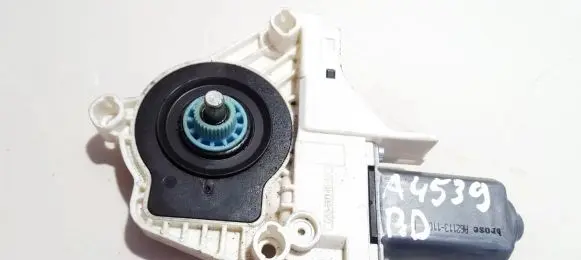 Audi A1 Front door window regulator motor 8K0959802C 8K0.959.802.C