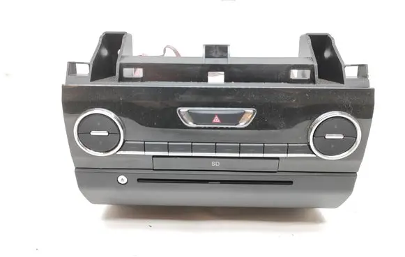 Maserati Ghibli Radio/CD/DVD/GPS head unit 06700310590 68257004AA