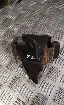 KIA Sorento Engine mount bracket