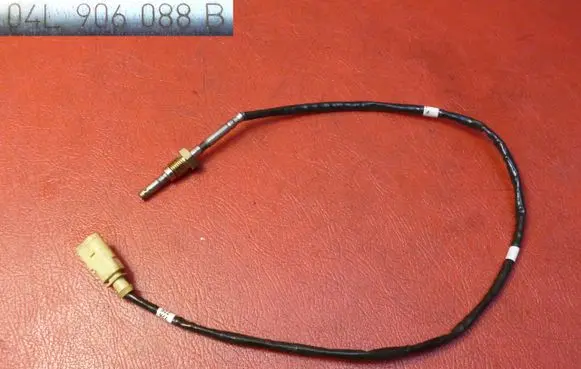 Volkswagen Golf VII Exhaust gas temperature sensor 04L906088B
