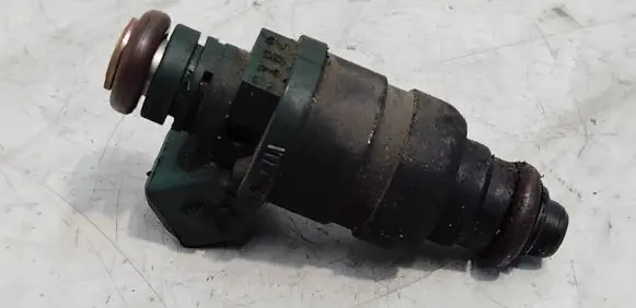 Audi A3 S3 8L Fuel injector 037906031AA