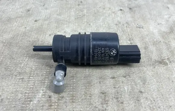 BMW 5 F10 F11 Windscreen/windshield washer pump 6934160