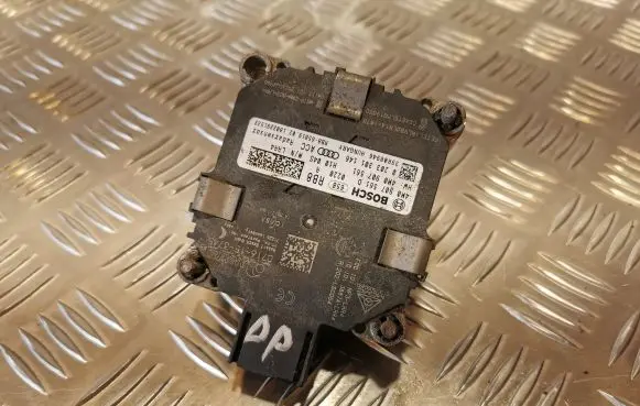 Audi Q7 4M Distronic sensor radar 4M0907561D 4M0907561