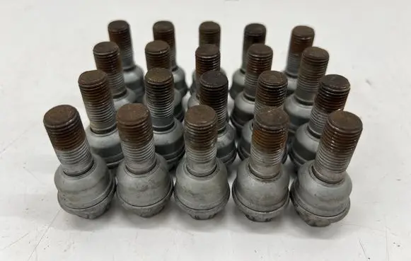 Audi Q8 e-tron Nuts/bolts 