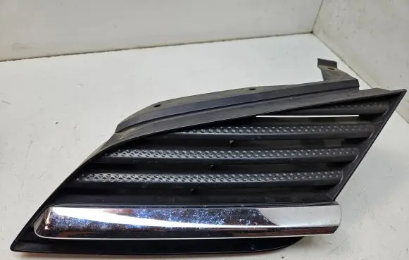 Nissan Primera Front bumper lower grill 62330AU300