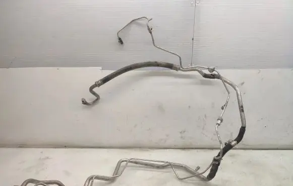 Honda FR-V Air conditioning (A/C) pipe/hose 8Q32ASJHG002
