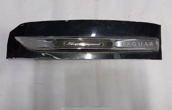 Jaguar XJ X351 Front arch trim 